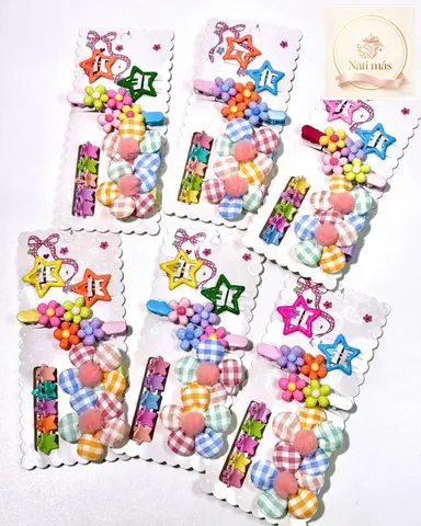 Accesorios para el cabello · Charms y colores · presentación A · S03