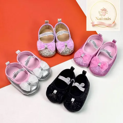 Zapatitos para bebé con moño y brillo · modelo B03