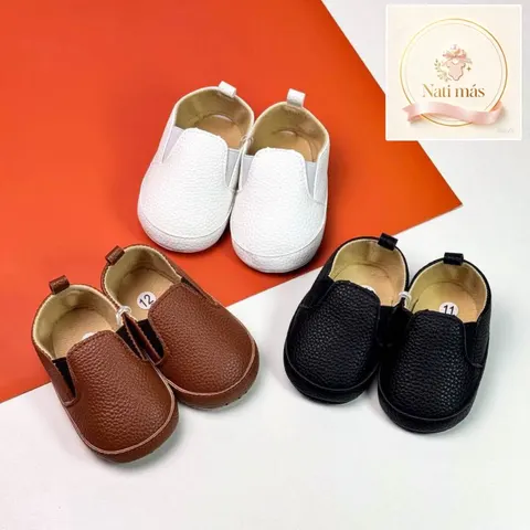 Zapatitos tipo mocasín para bebé · modelo B11